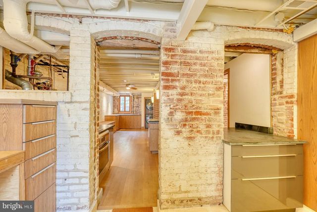 2428 TUNLAW RD NW, Washington, DC 20007