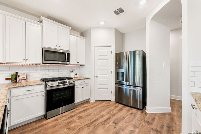 9353 ATEN SHR, San Antonio, TX 78254
