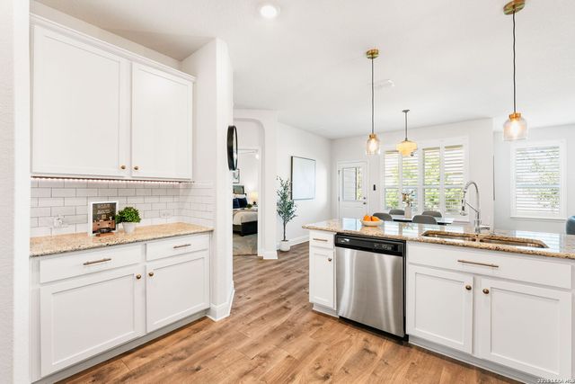 9353 ATEN SHR, San Antonio, TX 78254