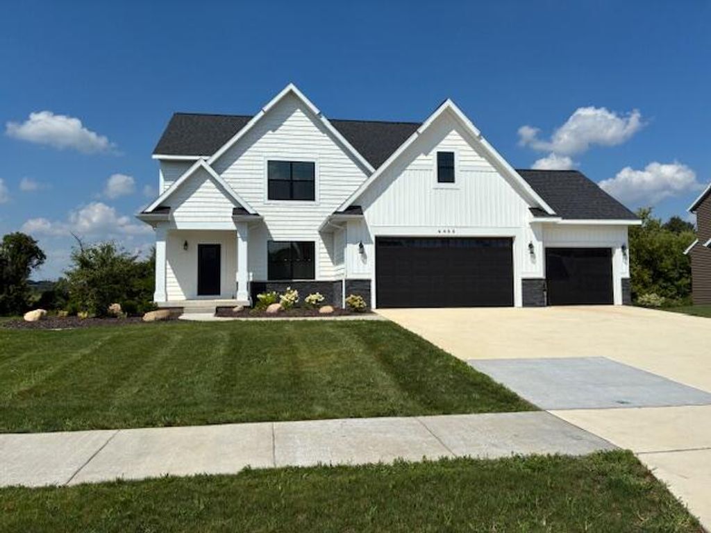 6455 Estate Drive, Byron Center, MI 49315