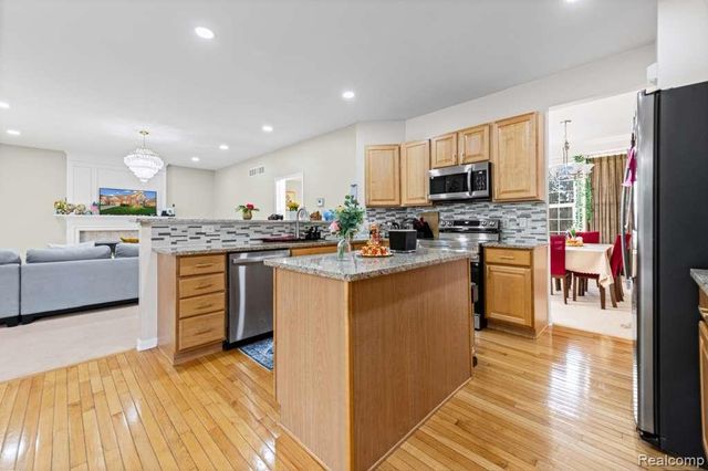 33868 Monterra Lane, Sterling Heights, MI 48312