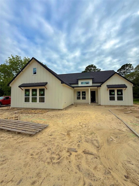 630 County Road 4023, Dayton, TX 77535