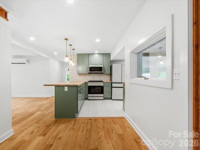 455 Rocky Springs Heights, Burnsville, NC 28714