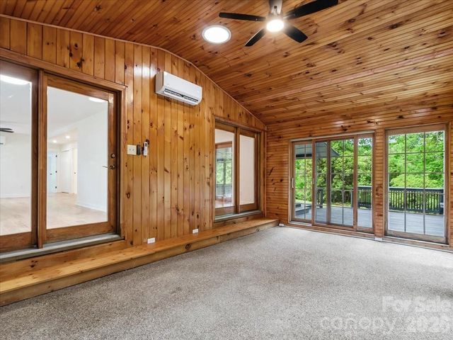 455 Rocky Springs Heights, Burnsville, NC 28714