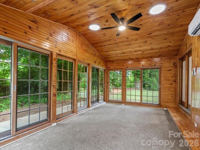 455 Rocky Springs Heights, Burnsville, NC 28714