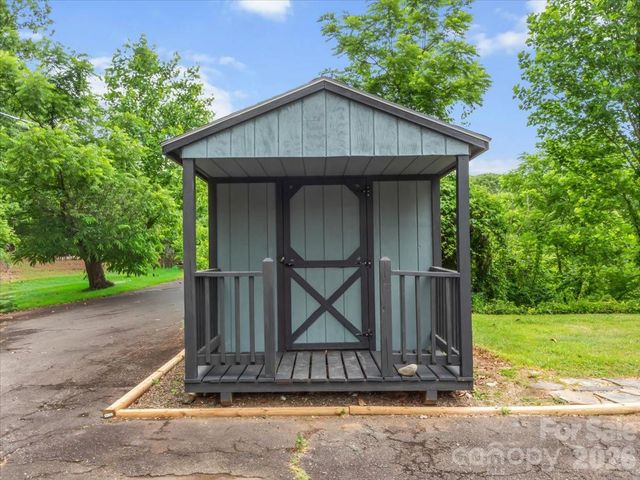 455 Rocky Springs Heights, Burnsville, NC 28714