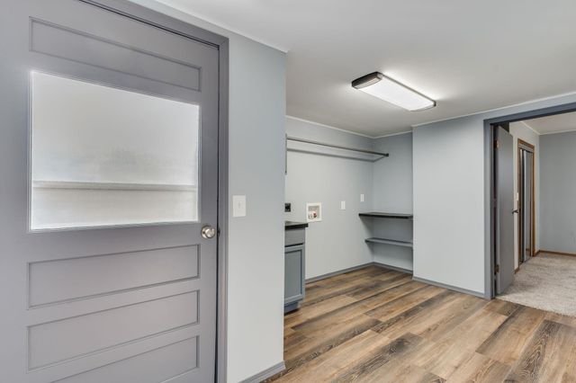 116 W 5th St, Valley Center, KS 67147