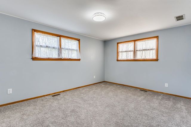 116 W 5th St, Valley Center, KS 67147