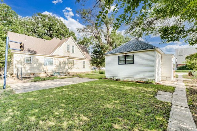 116 W 5th St, Valley Center, KS 67147