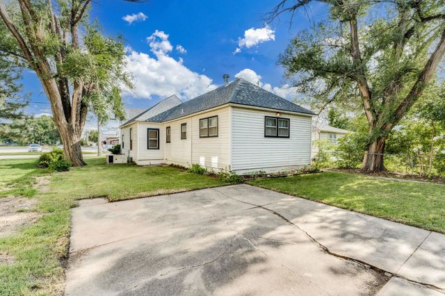 116 W 5th St, Valley Center, KS 67147
