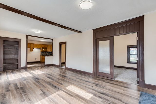 116 W 5th St, Valley Center, KS 67147