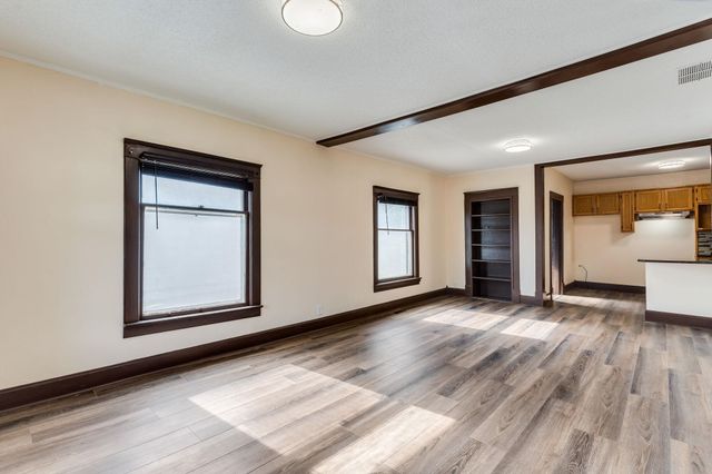 116 W 5th St, Valley Center, KS 67147