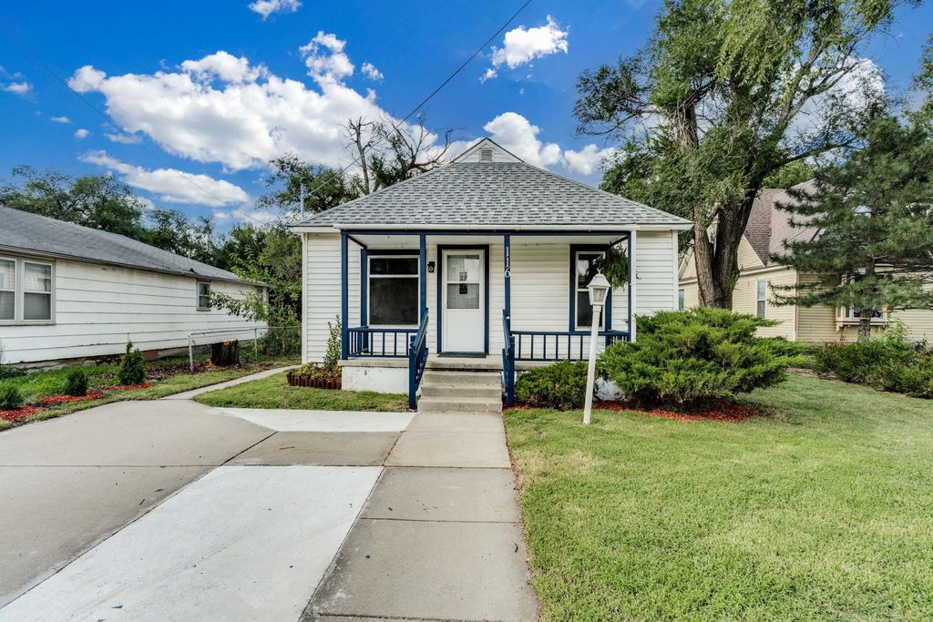 116 W 5th St, Valley Center, KS 67147