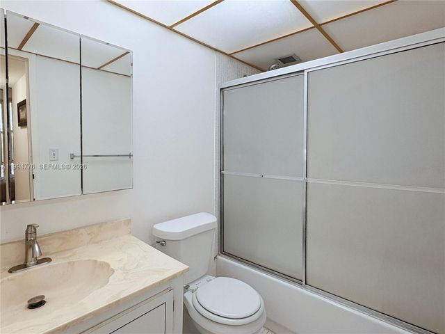 210 172nd St 333, Sunny Isles Beach, FL 33160