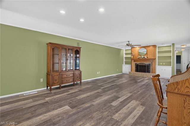 33066 Cedar Branch Circle, North Ridgeville, OH 44039