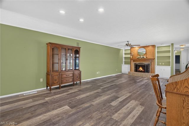 33066 Cedar Branch Circle, North Ridgeville, OH 44039