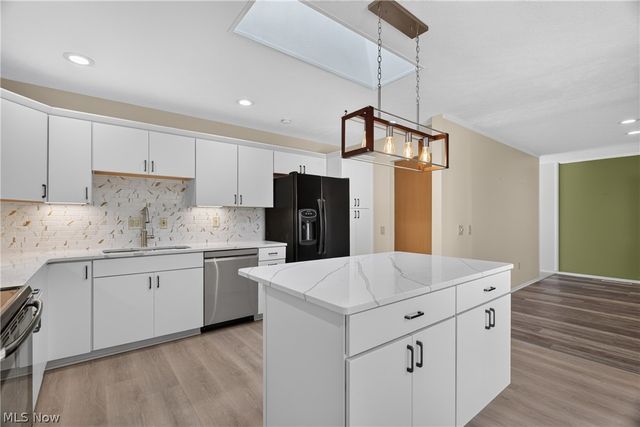 33066 Cedar Branch Circle, North Ridgeville, OH 44039