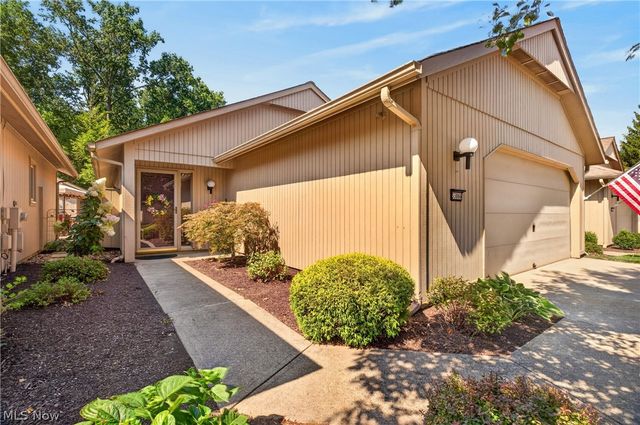 33066 Cedar Branch Circle, North Ridgeville, OH 44039