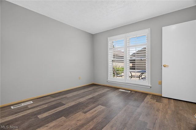 33066 Cedar Branch Circle, North Ridgeville, OH 44039