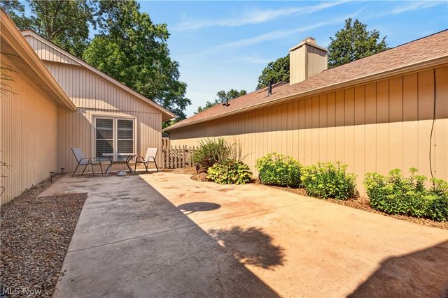 33066 Cedar Branch Circle, North Ridgeville, OH 44039