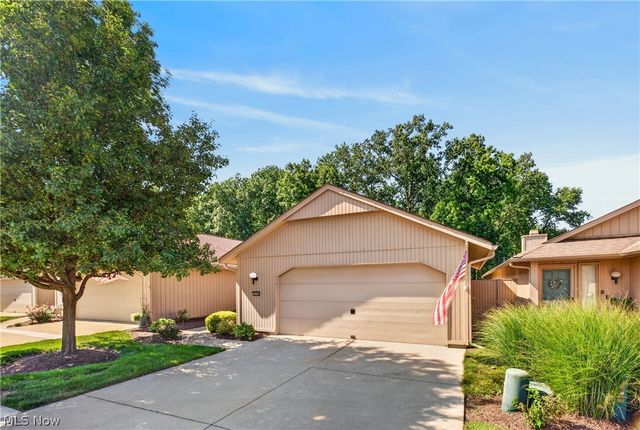 33066 Cedar Branch Circle, North Ridgeville, OH 44039