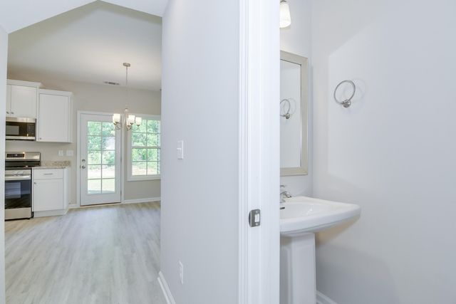 103 Constitution Circle Drive, B, Washington, GA 30673