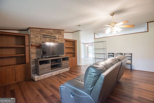 104 Cox Road, Kingsland, GA 31548