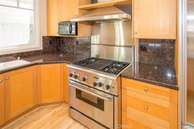 515 W Balboa, Newport Beach, CA 92661