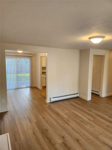 198 Gainesville Drive, Warwick, RI 02886