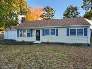 198 Gainesville Drive, Warwick, RI 02886