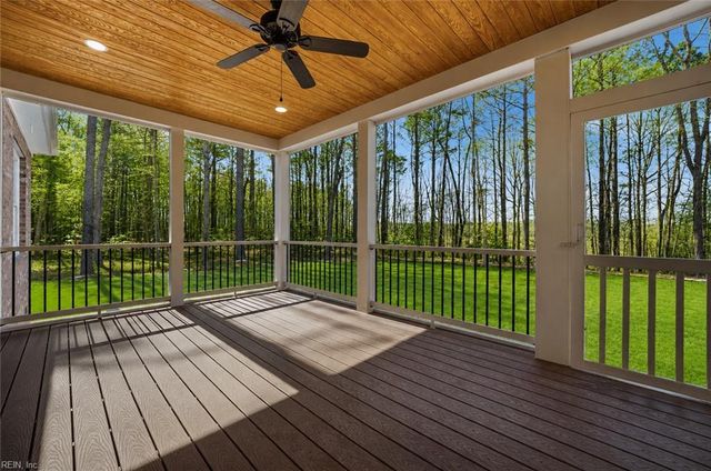 1312 Creekway DR, Smithfield, VA 23430