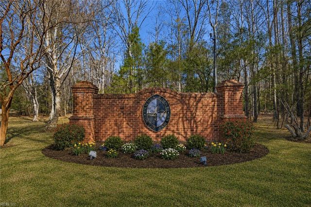 1312 Creekway DR, Smithfield, VA 23430