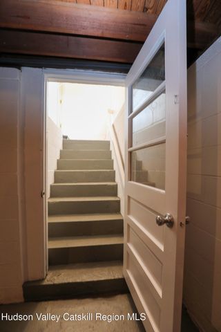 11 Mountain View Avenue, Saugerties, NY 12477