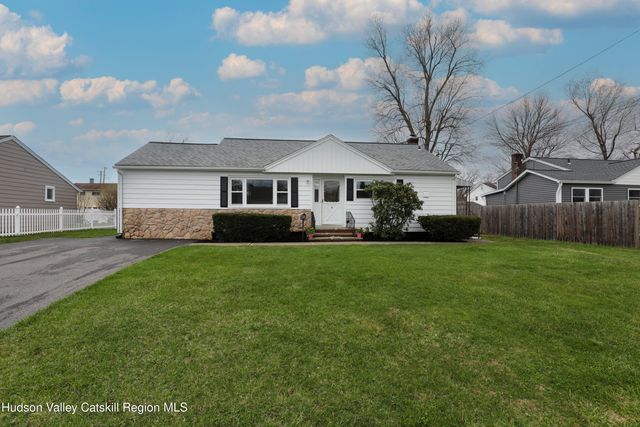 11 Mountain View Avenue, Saugerties, NY 12477