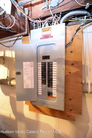 11 Mountain View Avenue, Saugerties, NY 12477