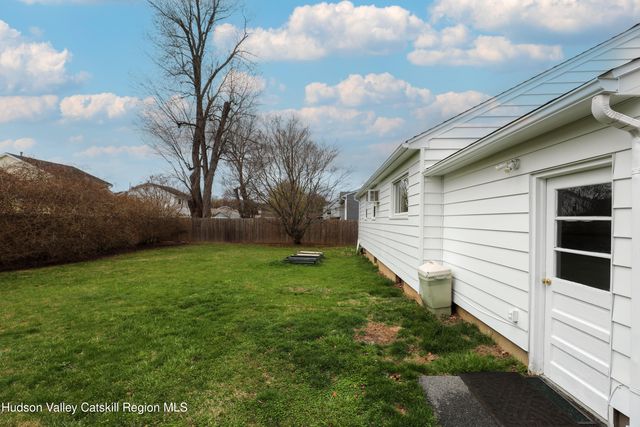 11 Mountain View Avenue, Saugerties, NY 12477