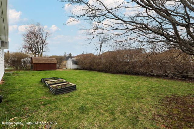 11 Mountain View Avenue, Saugerties, NY 12477