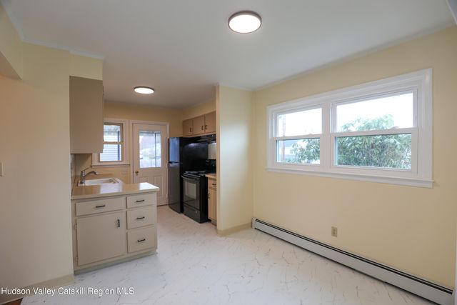 11 Mountain View Avenue, Saugerties, NY 12477