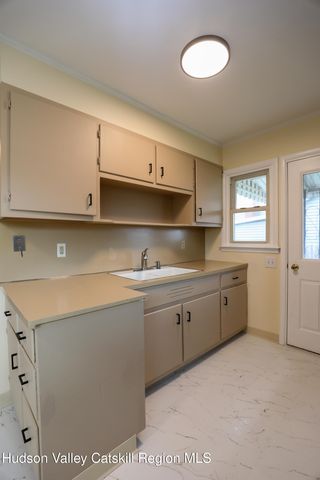 11 Mountain View Avenue, Saugerties, NY 12477