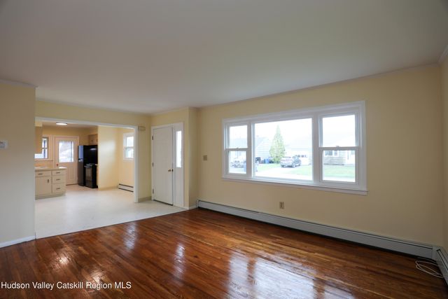 11 Mountain View Avenue, Saugerties, NY 12477