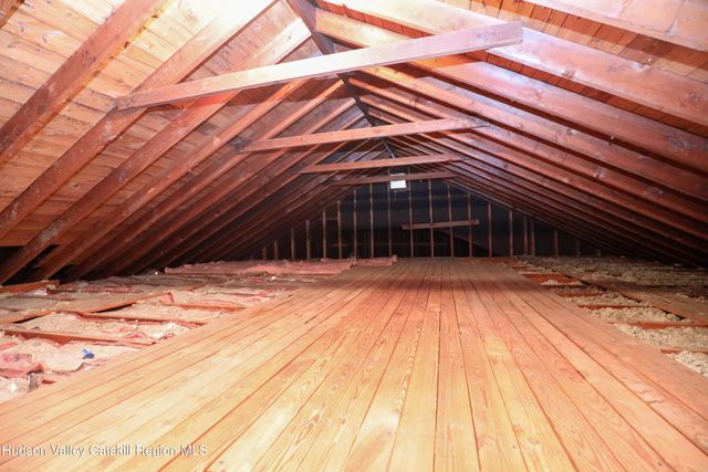 11 Mountain View Avenue, Saugerties, NY 12477