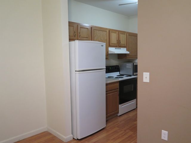 18 Harbor Ave Apt 212, Nashua, NH 03060