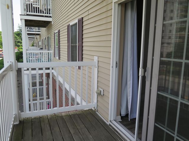18 Harbor Ave Apt 212, Nashua, NH 03060