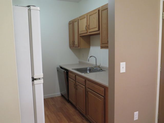 18 Harbor Ave Apt 212, Nashua, NH 03060