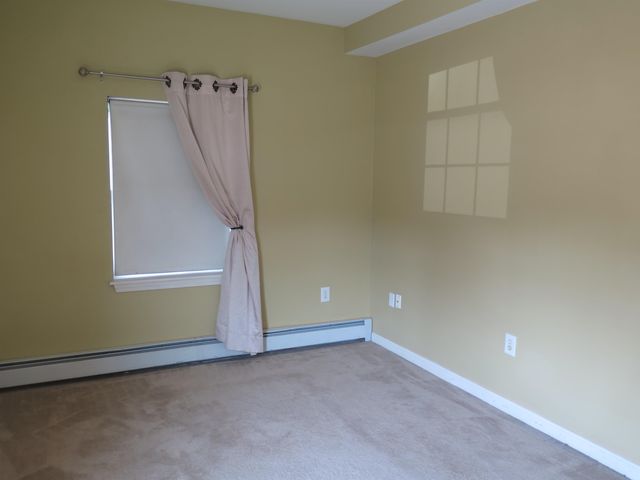 18 Harbor Ave Apt 212, Nashua, NH 03060