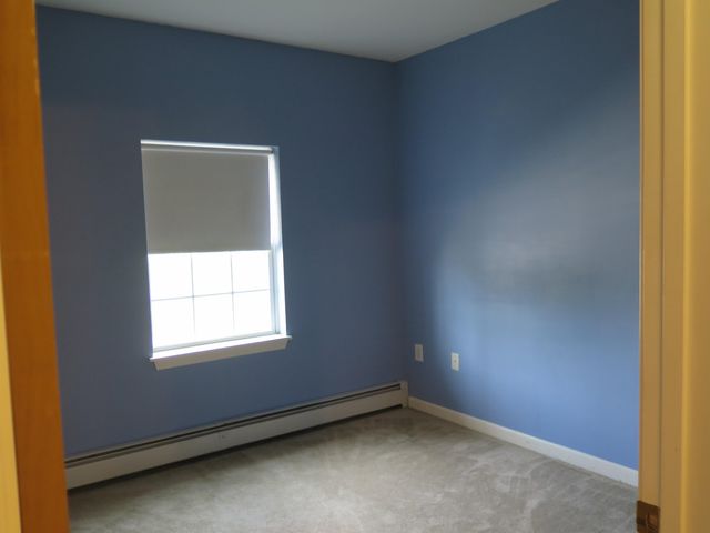 18 Harbor Ave Apt 212, Nashua, NH 03060