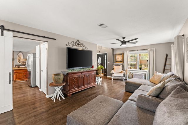 110 Rodney Drive, Freeport, FL 32439