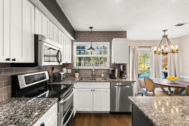 110 Rodney Drive, Freeport, FL 32439