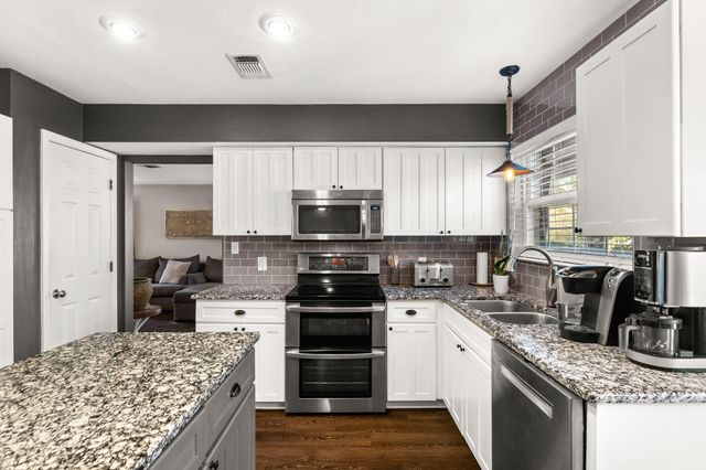 110 Rodney Drive, Freeport, FL 32439