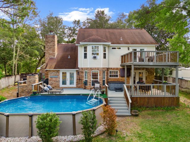 110 Rodney Drive, Freeport, FL 32439